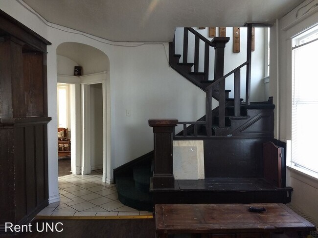 Building Photo - 9 br, 4 bath Room For Rent - 2047 8th Ave