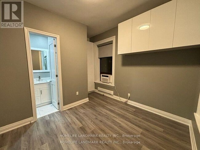 Building Photo - 271 Dunn Ave