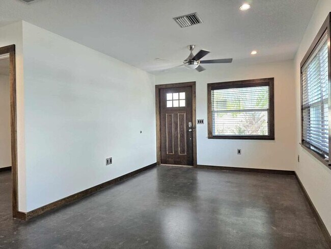 Foto del edificio - 314 N Iowa Ave