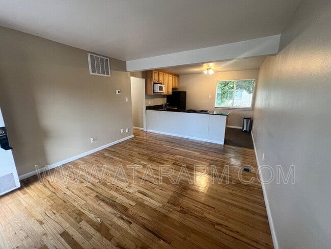 Building Photo - 650 N 300 W