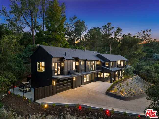 Foto del edificio - 3140 Coldwater Canyon Ave