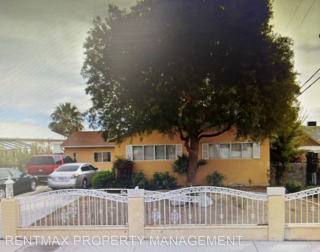 Primary Photo - 3 br, 2 bath House - 504 FALCON LN