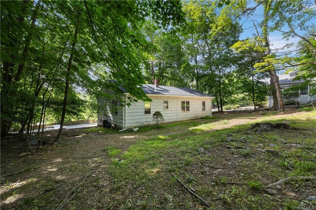 Building Photo - 467 Saddle River Rd