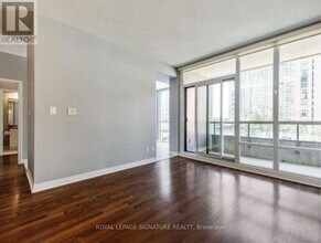 Building Photo - 208-208 Enfield Pl