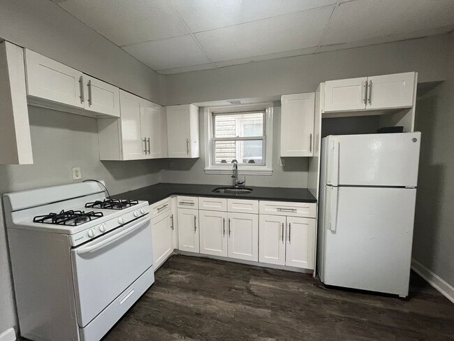 Foto del edificio - 127 Bidwell Ave