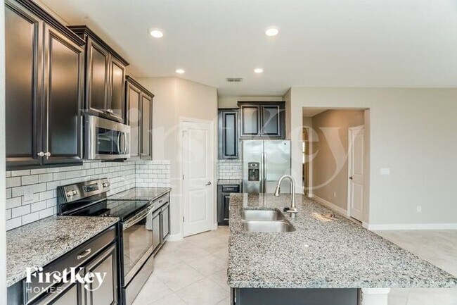 Building Photo - 9660 Ivory Dr