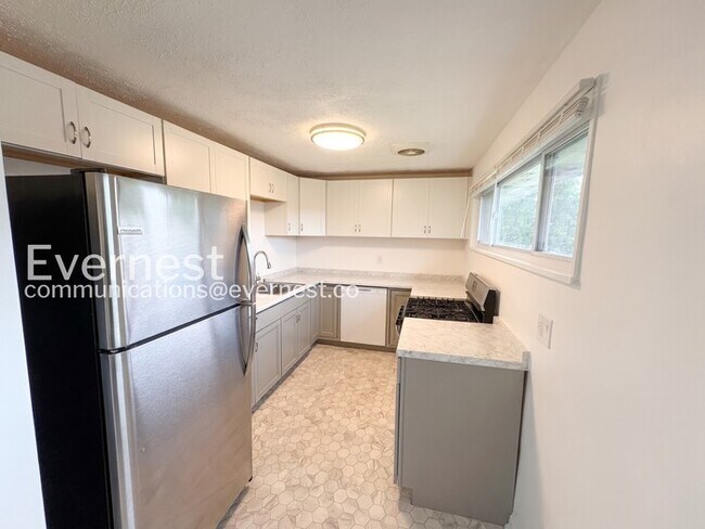 Foto del edificio - 638 Garden City Dr