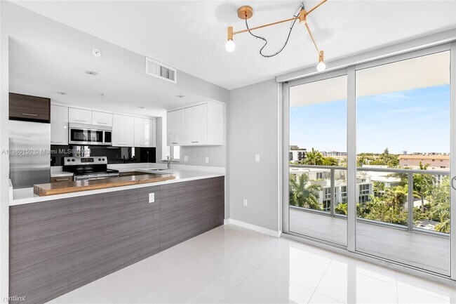 Foto del edificio - 2 br, 2 bath Condo - 9901 E Bay Harbor Dr