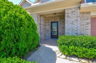 Building Photo - 18 Fountain Bend Ln