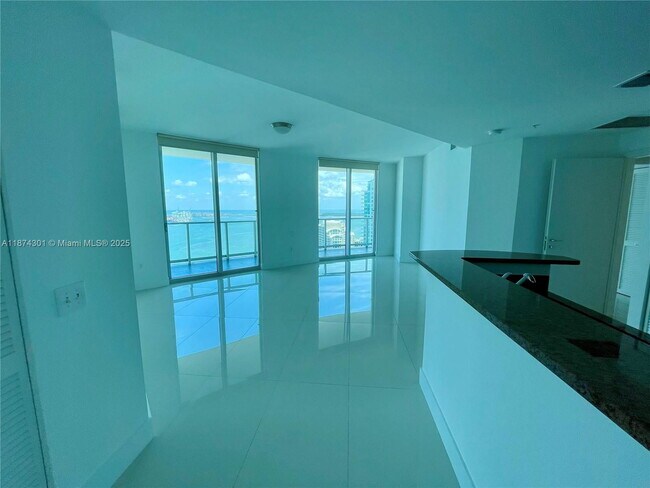 Photo - 300 S Biscayne Blvd Apartment