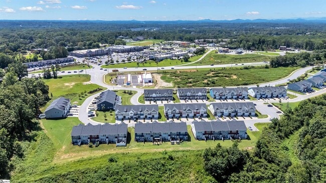 Foto del edificio - 46 Mardale Ln