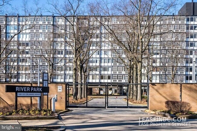 Photo - 1311 Delaware Ave SW Apartment