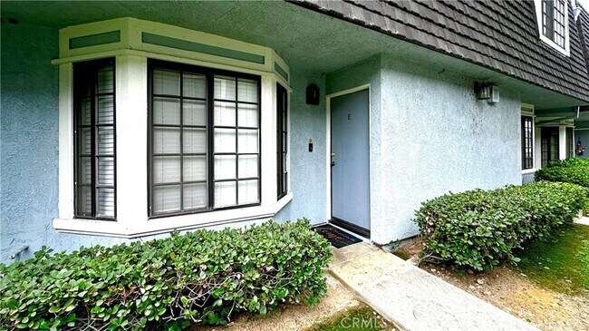 Building Photo - 2600 Huntington Dr