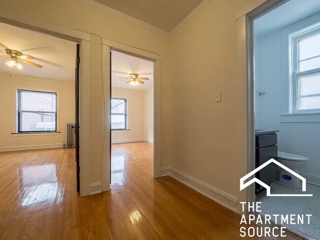 Foto del edificio - 2108 W Ainslie St