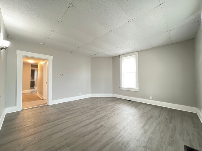 Foto del edificio - 5th Ave Abode: New Year, New Home: 50% Off...