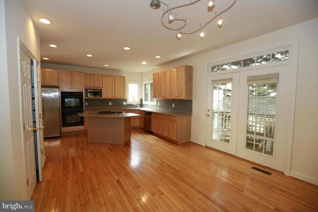 Foto del edificio - 2339 Sandburg St