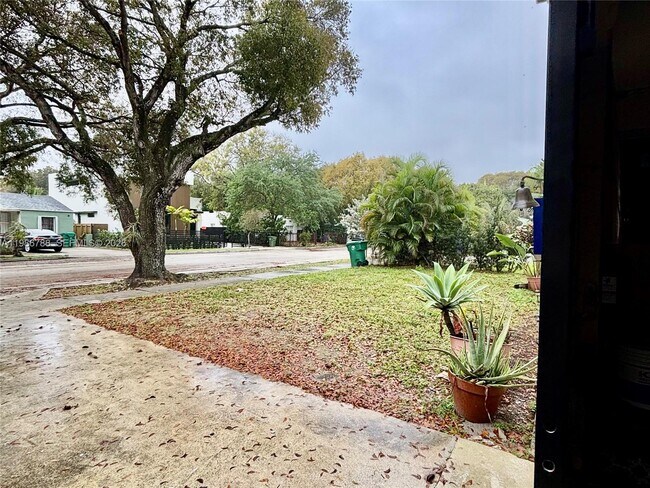 Foto del edificio - 521 NW 48th St