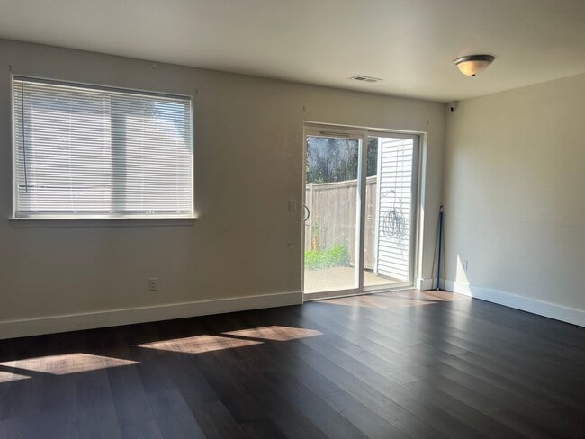 Building Photo - 3 Bedroom Home available now!