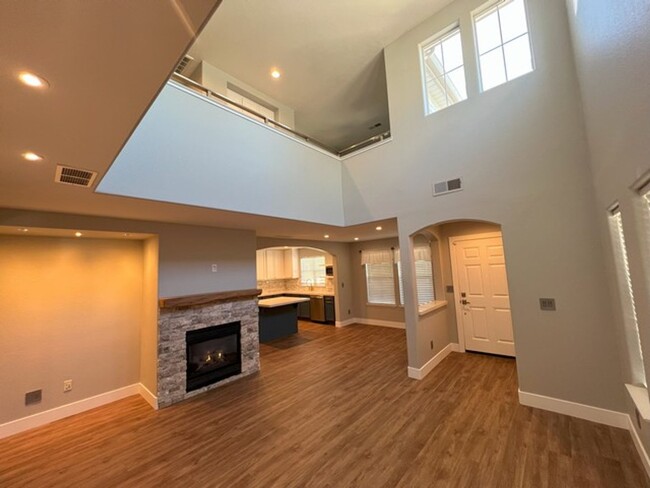 Foto del edificio - 1654 Lone Oak Trail