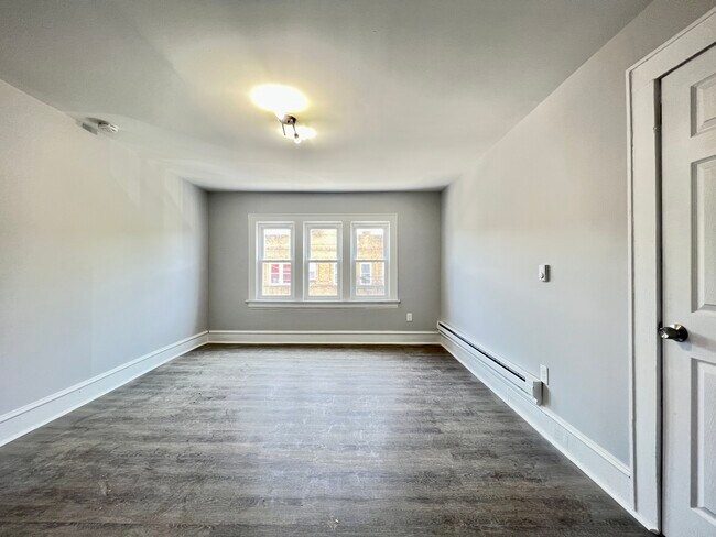 Unit 3 - 233 N 18th St