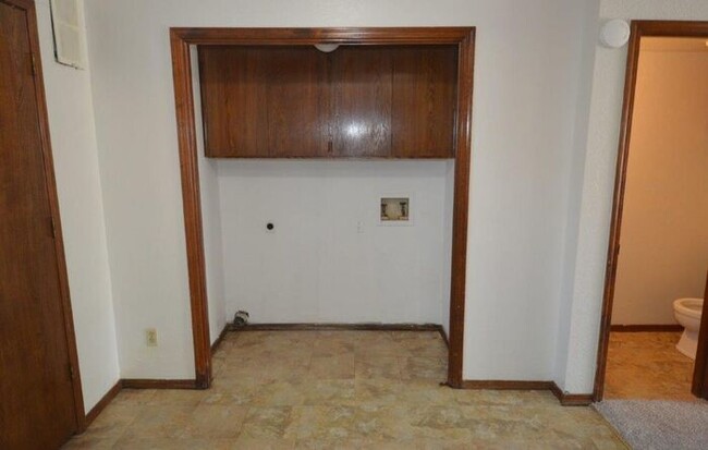 Foto del edificio - 2 BED 1.5 BATH TOWNHOUSE WARR ACRES/BETHANY