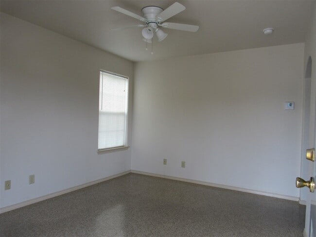 Building Photo - 1804 Juarez Ave