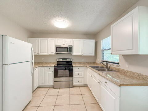Building Photo - 2024 Major Dr