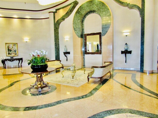 Building Photo - 5757 Collins Ave