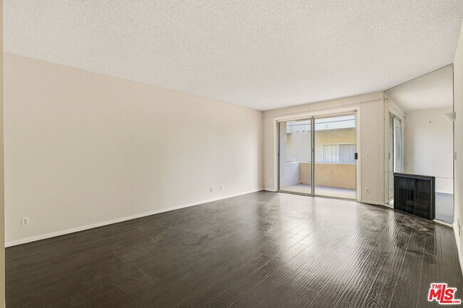 Building Photo - 1818 Pelham Ave