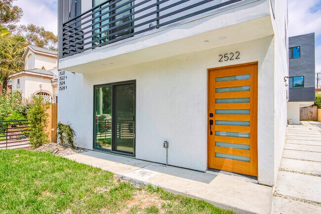 Building Photo - 2522 S Cloverdale Ave