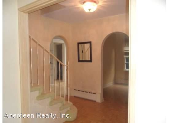 Building Photo - 4 br, 3 bath House - 208 W 9th Street