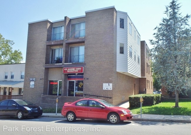 Building Photo - 242-246-246 S Fraser St