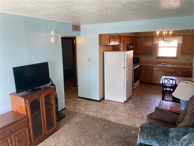 Building Photo - 302 Calhoun Dr