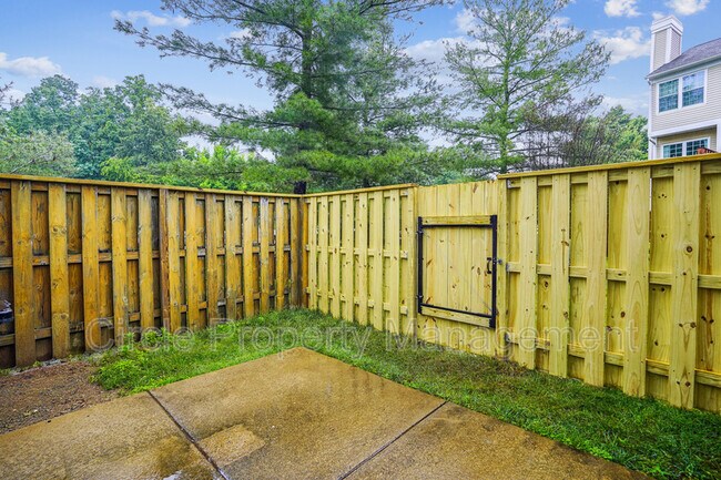 Building Photo - 10901 Postern Ct