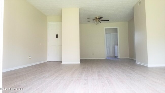 Building Photo - 4915 Baymeadows Rd