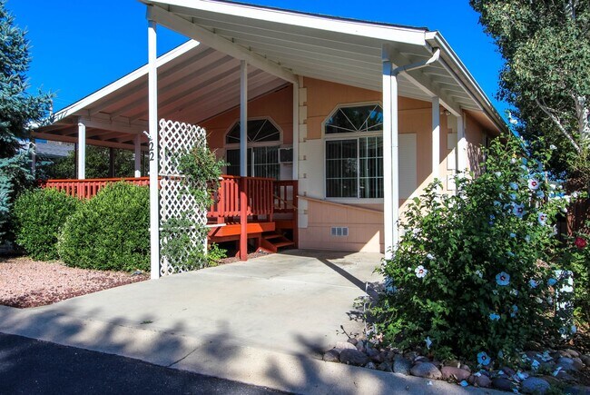 Foto del edificio - 2851 Smoke Tree Ln