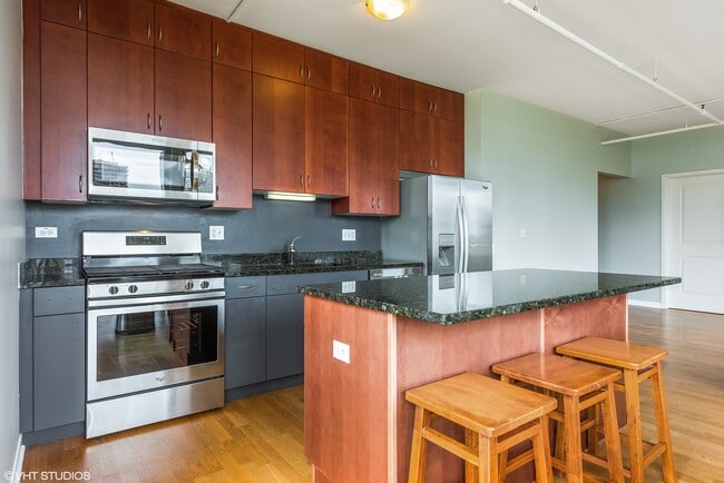 Kitchen - 437 W Division St