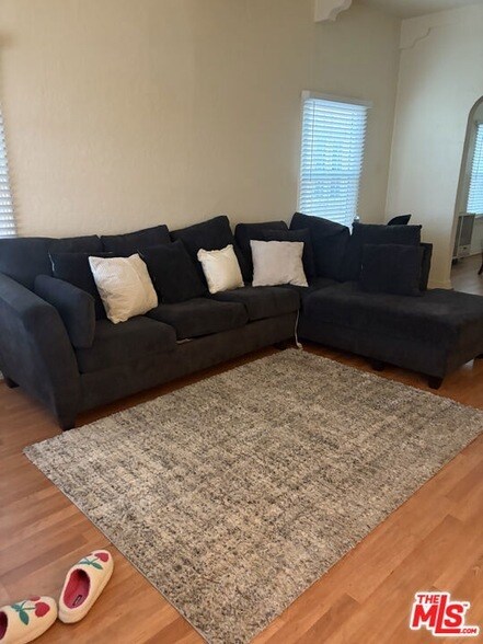 Foto del edificio - 1956 W 73rd St