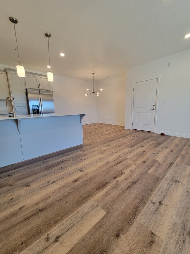 Foto del edificio - Amenities galore- Condo in Spanish Fork