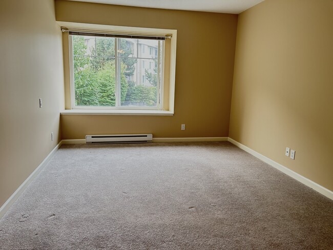 Building Photo - 7536-7536 Topaz Dr