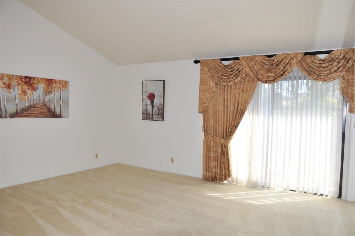 Primary Photo - 1040 Pizarro Ln
