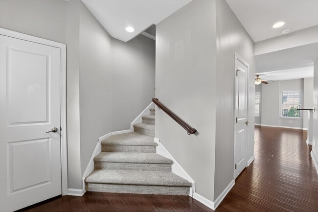 Building Photo - 6402 Terrace View Ct