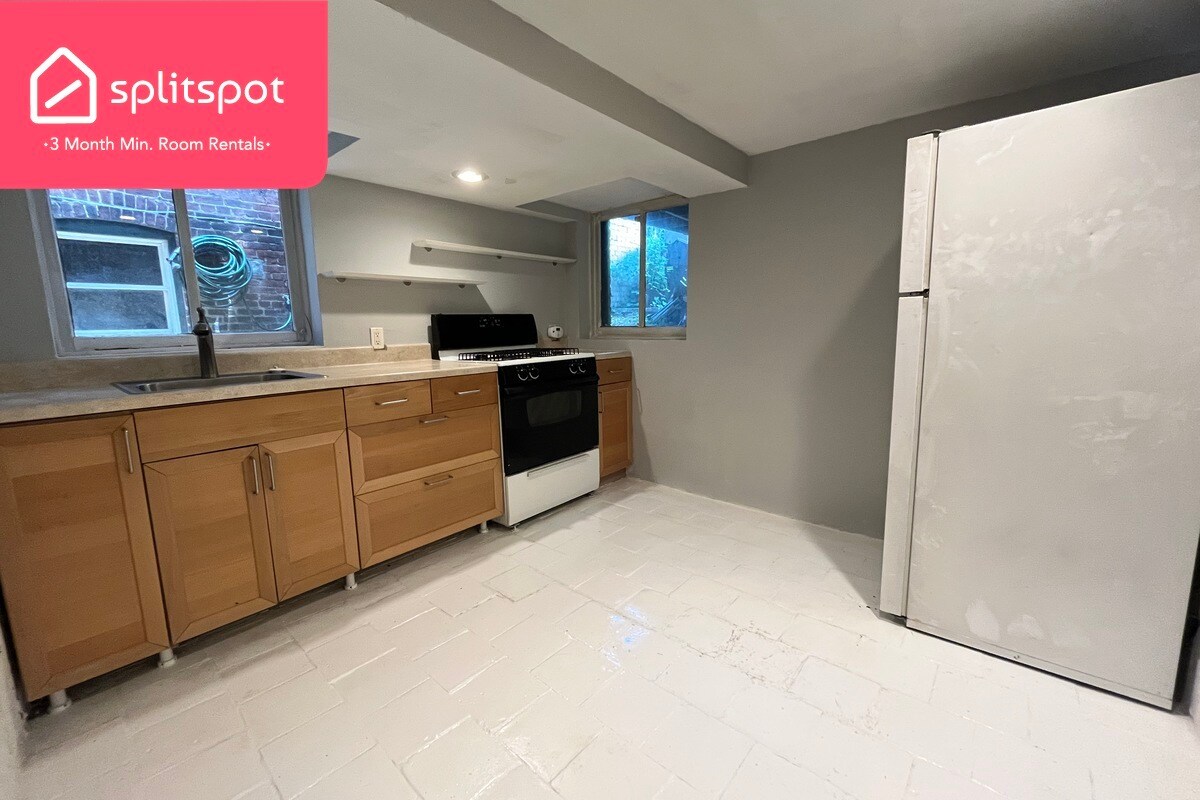 Primary Photo - Private room in 1 bedroom Washington Apart...