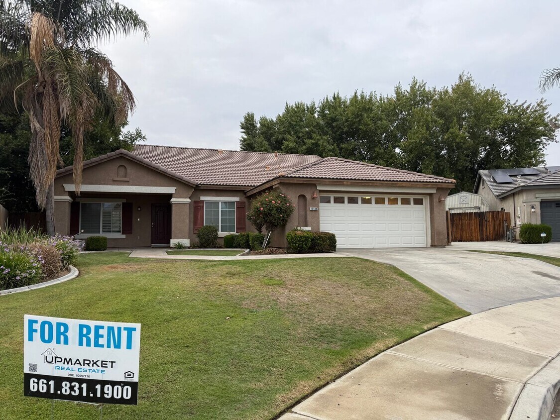 Primary Photo - Spacious 4-Bedroom Home in Terra Vista