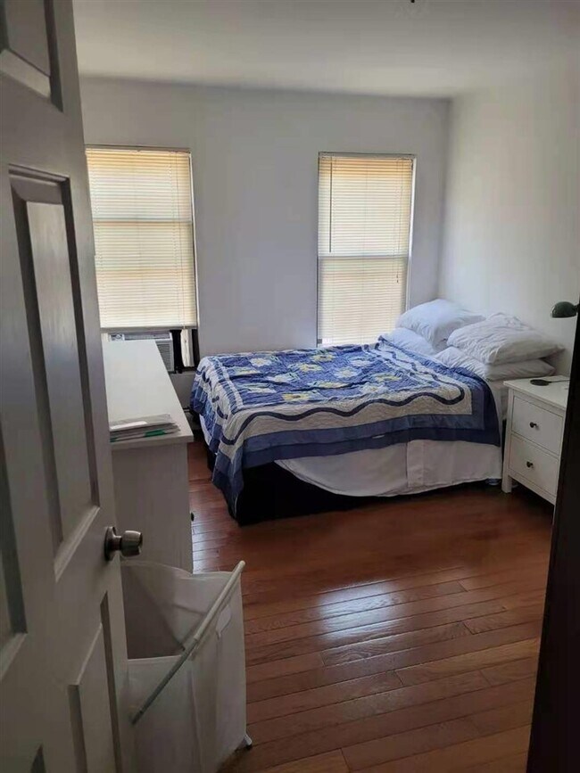 Foto del edificio - 227 8th St