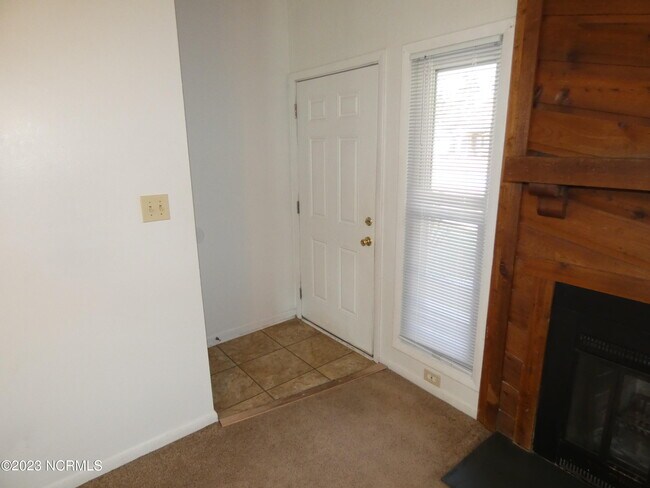 Foto del edificio - 158 Village Cir