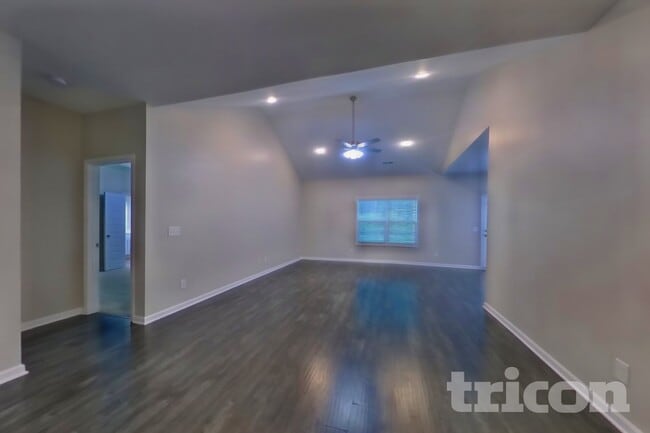 Building Photo - 741 Mitscher Dr