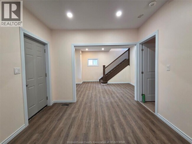 Photo du bâtiment - 3284 Baby St