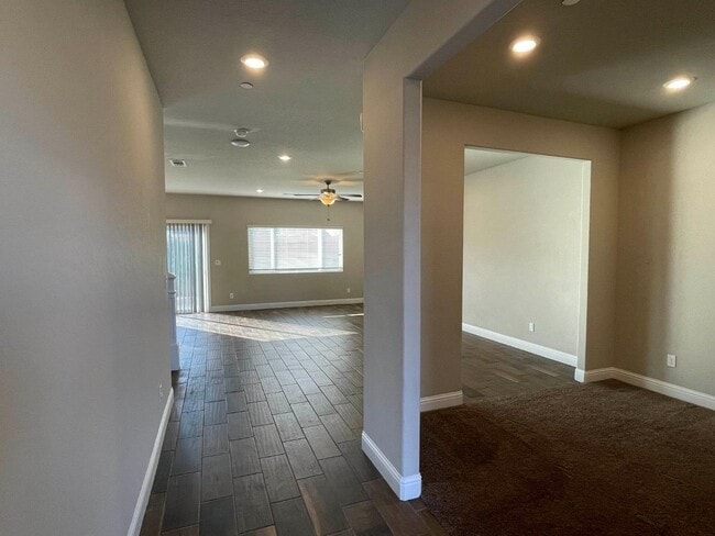 Foto del edificio - Modern Living Meets Clovis Charm!