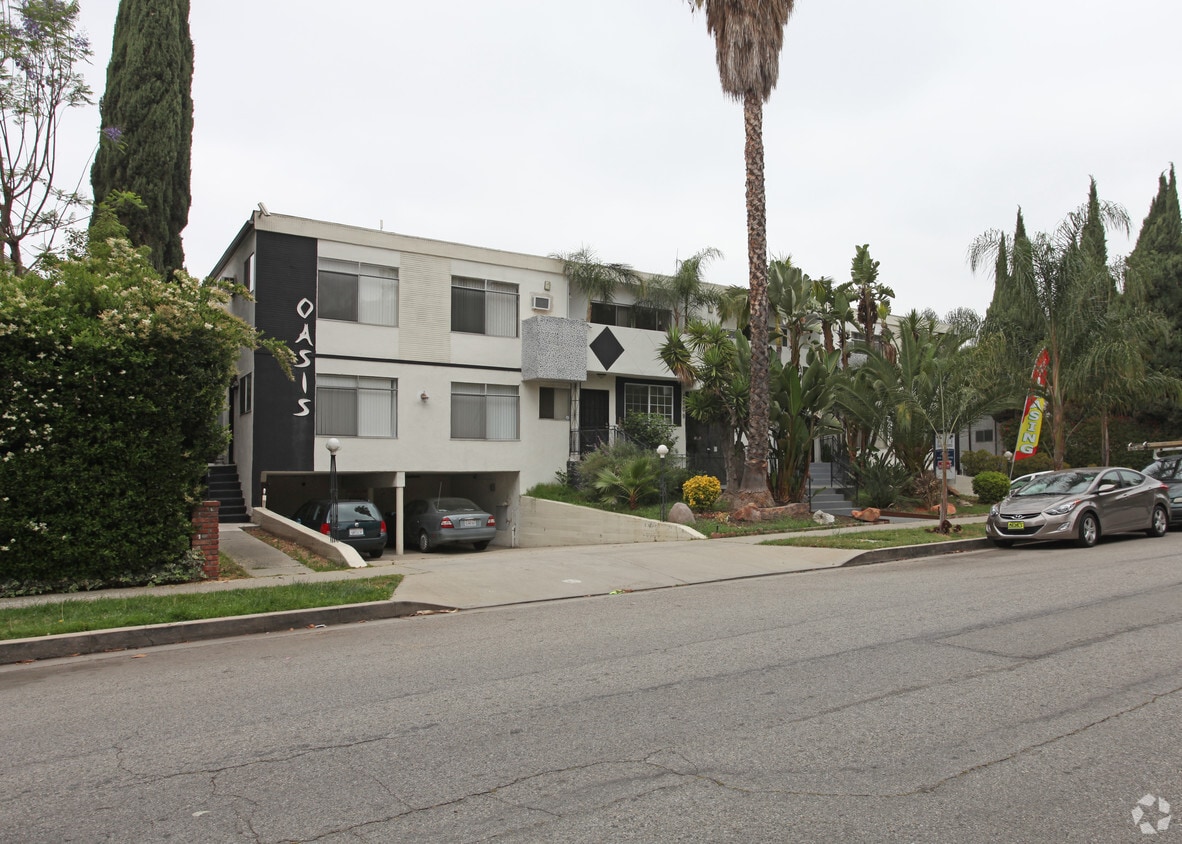 Primary Photo - Oasis Apartments